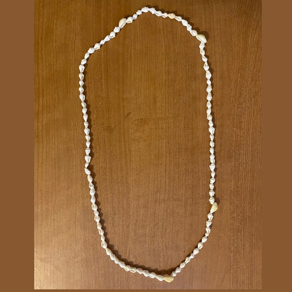 Hawaiian Shell Necklace (NEW WITHOUT TAGS) - Picture 1 of 4